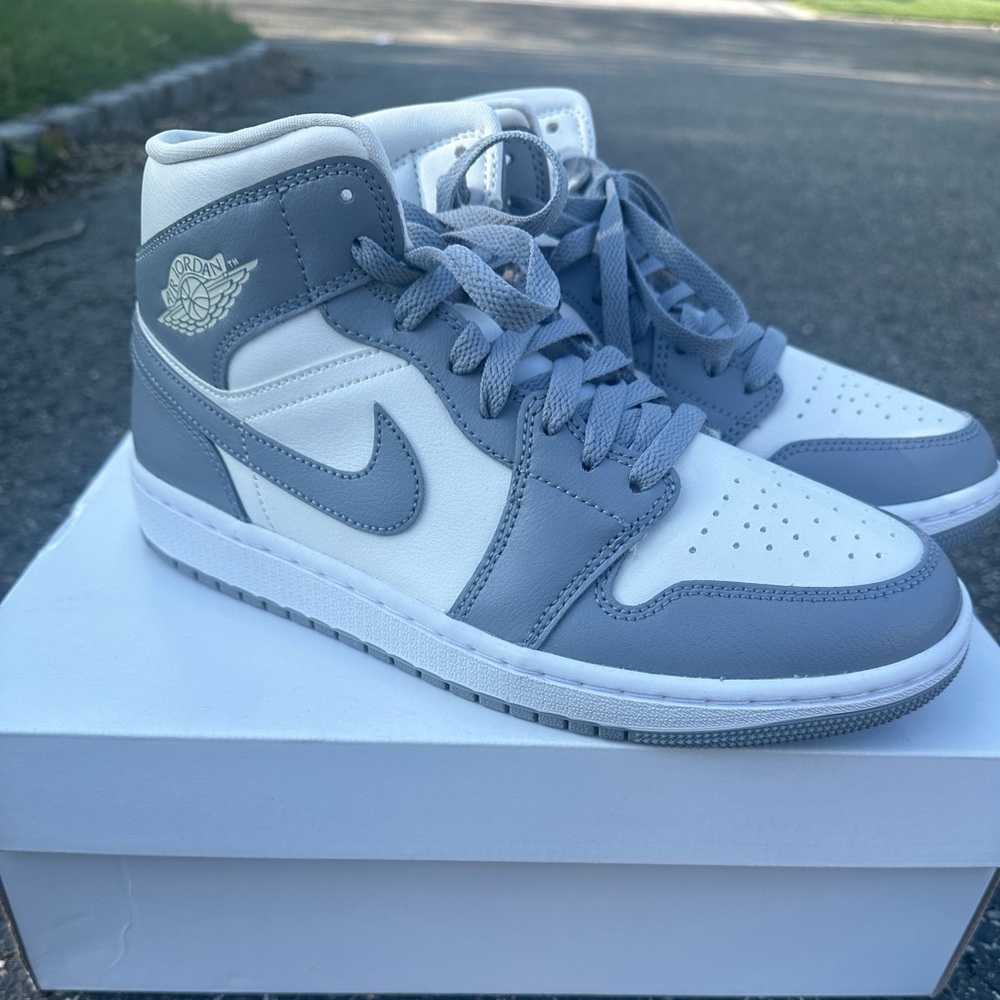 Jordan 1 Women’s 8.5